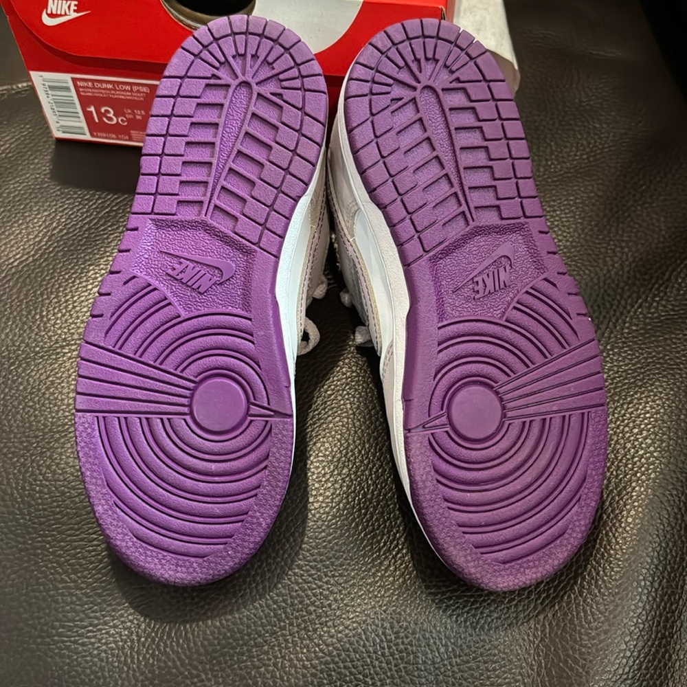 Kids bike dunks - Purple top and white new never worn Nike dunk 13 C - Picture 4 of 4